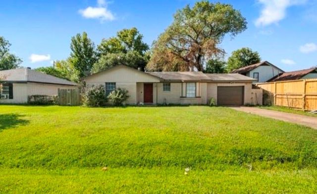 5830 Woodview Drive, Houston, TX 77396