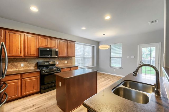 391 Middle CRK, Buda, TX 78610