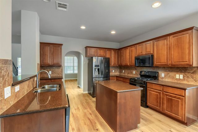 391 Middle CRK, Buda, TX 78610