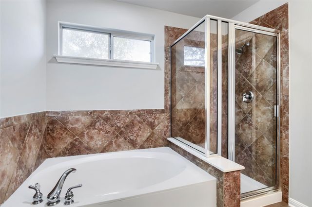 391 Middle CRK, Buda, TX 78610