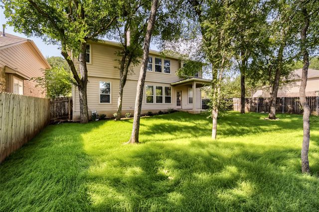 391 Middle CRK, Buda, TX 78610