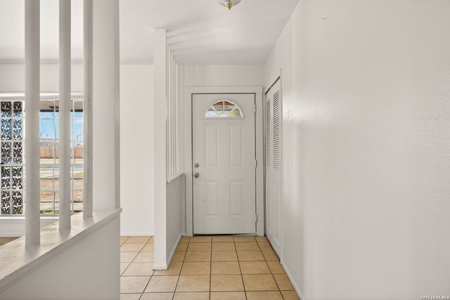 5958 Midcrown, San Antonio, TX 78218