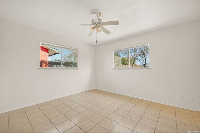 5958 Midcrown, San Antonio, TX 78218