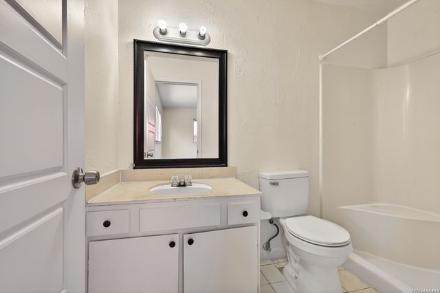 5958 Midcrown, San Antonio, TX 78218