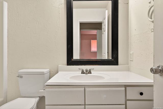 5958 Midcrown, San Antonio, TX 78218