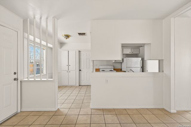 5958 Midcrown, San Antonio, TX 78218