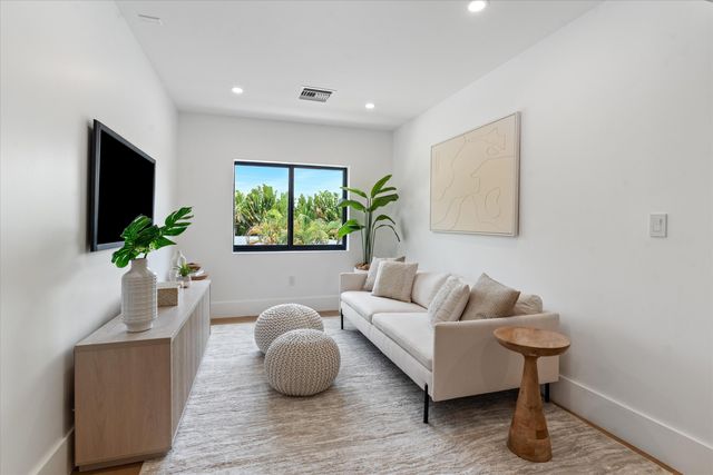 1133 NE 12th Avenue, Fort Lauderdale, FL 33304