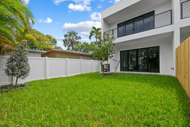 1133 NE 12th Avenue, Fort Lauderdale, FL 33304