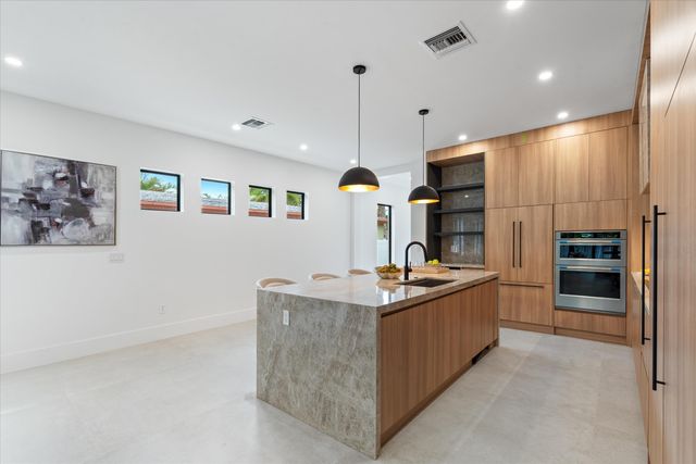 1133 NE 12th Avenue, Fort Lauderdale, FL 33304