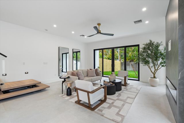 1133 NE 12th Avenue, Fort Lauderdale, FL 33304