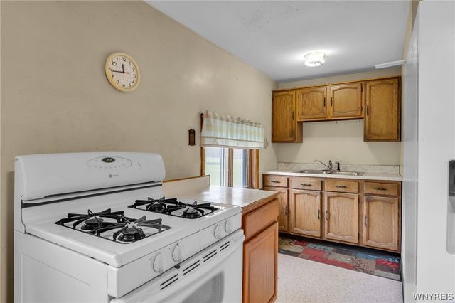 994 Ridge Road, Lewiston, NY 14092