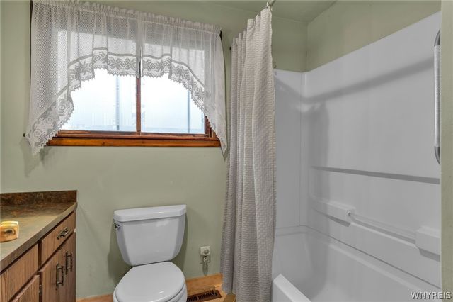 994 Ridge Road, Lewiston, NY 14092