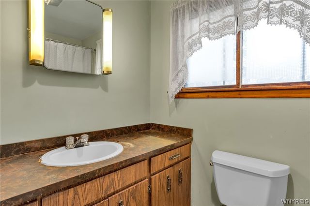 994 Ridge Road, Lewiston, NY 14092