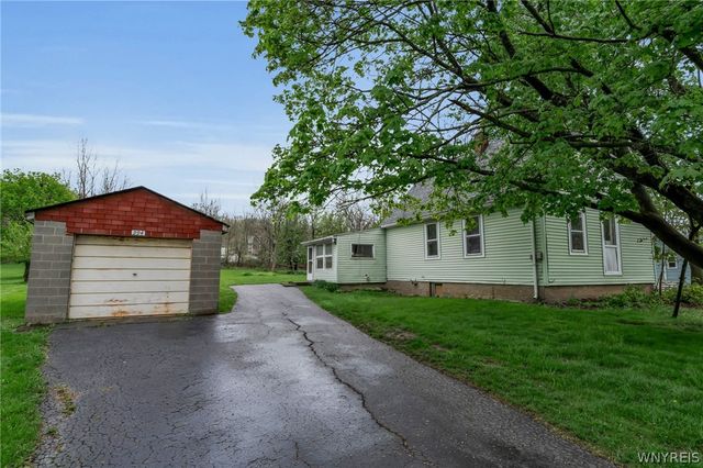 994 Ridge Road, Lewiston, NY 14092