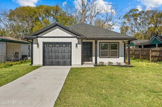 7911 MONCRIEF DINSMORE Road, Jacksonville, FL 32219