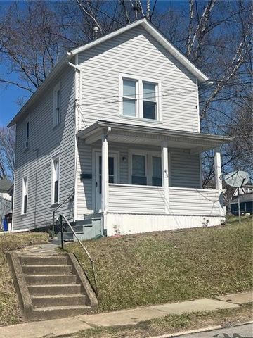 415 Meek St, Sharon, PA 16125