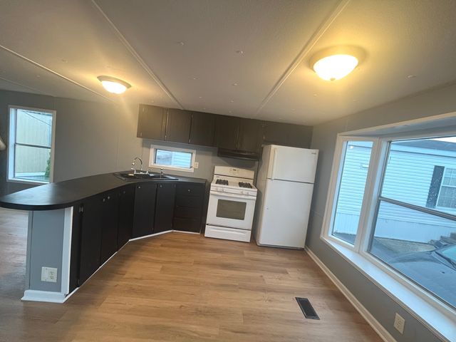 9001 S Cicero Avenue 32, Oak Lawn, IL 60453