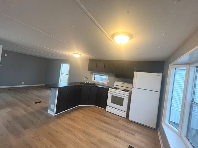 9001 S Cicero Avenue 32, Oak Lawn, IL 60453