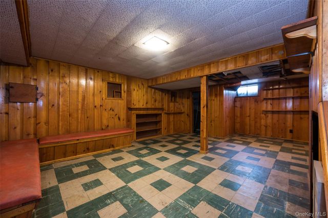 832 Stratford Drive, East Meadow, NY 11554