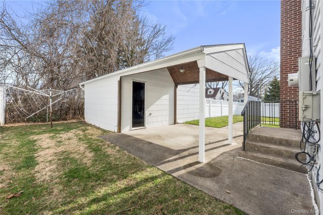 832 Stratford Drive, East Meadow, NY 11554