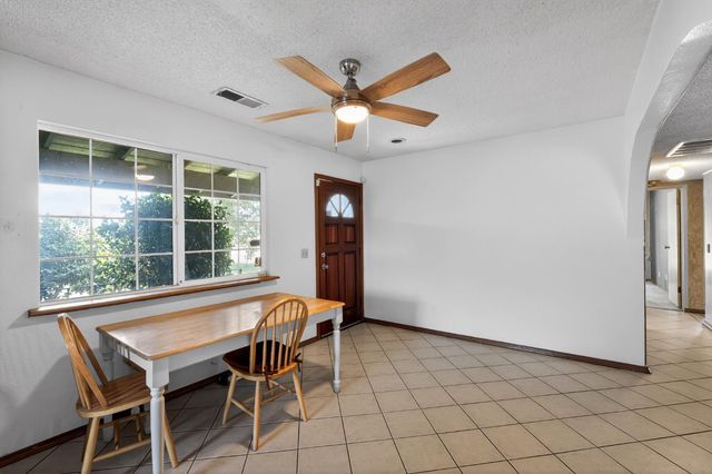 6640 34th, North Highlands, CA 95660
