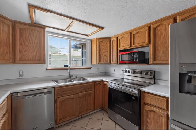 6640 34th, North Highlands, CA 95660