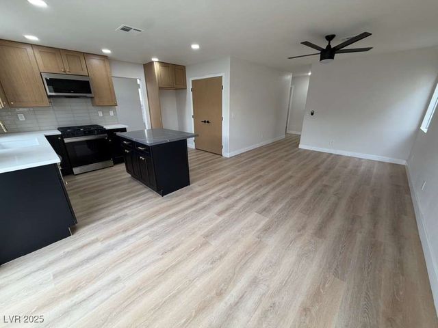 7313 Sunspot Drive, Las Vegas, NV 89128