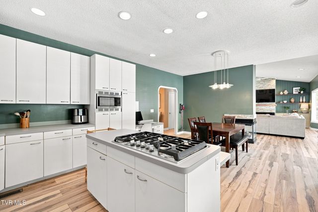 3335 Bondwood Circle, Johnson City, TN 37604