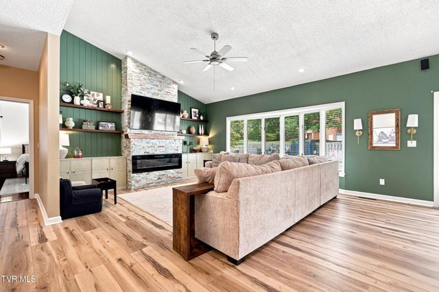 3335 Bondwood Circle, Johnson City, TN 37604