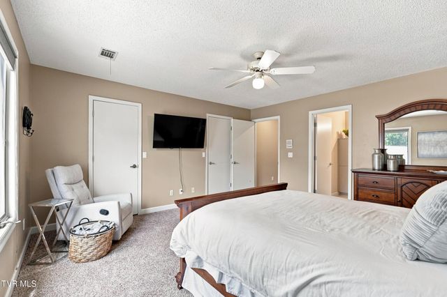 3335 Bondwood Circle, Johnson City, TN 37604