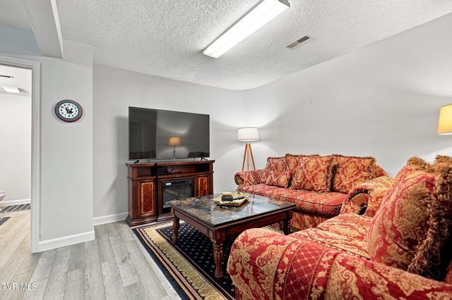 3335 Bondwood Circle, Johnson City, TN 37604