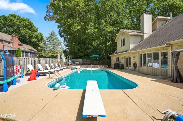 3335 Bondwood Circle, Johnson City, TN 37604