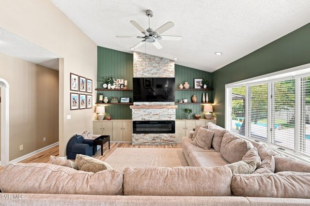 3335 Bondwood Circle, Johnson City, TN 37604