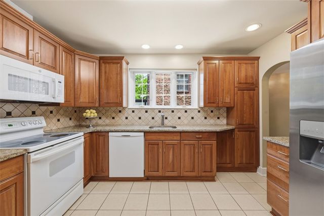 1264 Bellerock St, Squirrel Hill, PA 15217