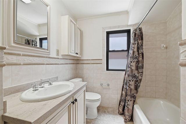 1264 Bellerock St, Squirrel Hill, PA 15217