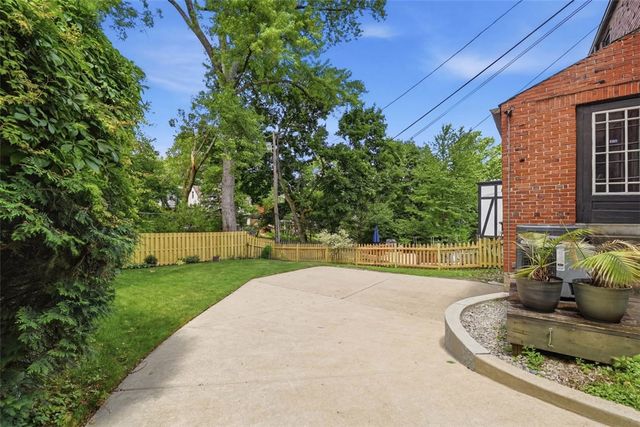 1264 Bellerock St, Squirrel Hill, PA 15217