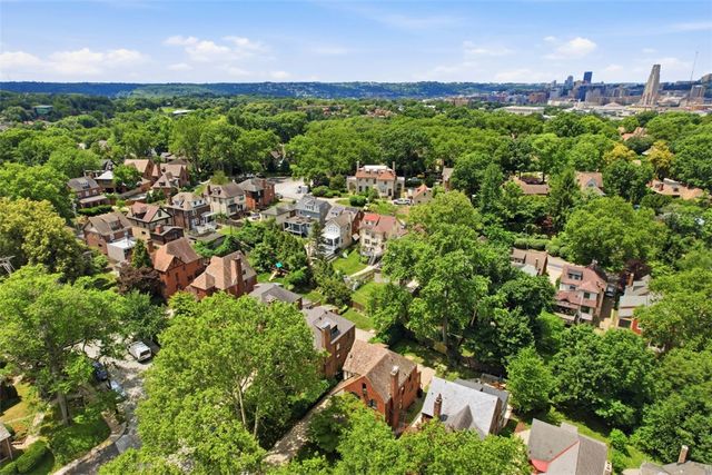 1264 Bellerock St, Squirrel Hill, PA 15217