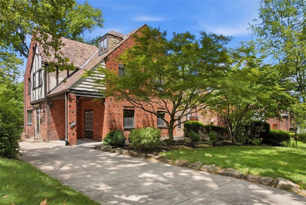 1264 Bellerock St, Squirrel Hill, PA 15217