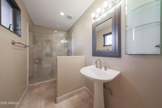 2718 E CAMPO BELLO Drive, Phoenix, AZ 85032