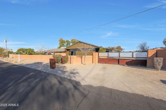 2718 E CAMPO BELLO Drive, Phoenix, AZ 85032