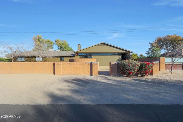 2718 E CAMPO BELLO Drive, Phoenix, AZ 85032