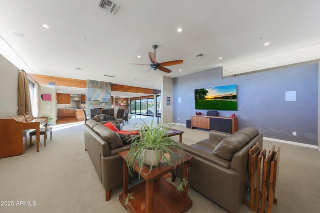 2718 E CAMPO BELLO Drive, Phoenix, AZ 85032