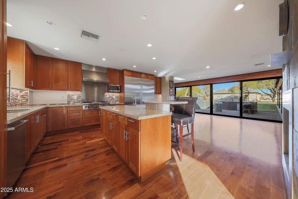 2718 E CAMPO BELLO Drive, Phoenix, AZ 85032