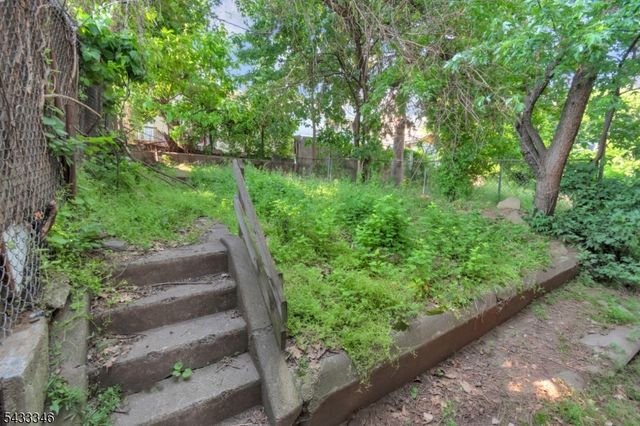 135 N 4Th St, Paterson City, NJ 07522
