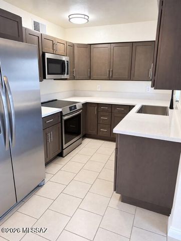 2602 E Coconino Vista, Tucson, AZ 85713