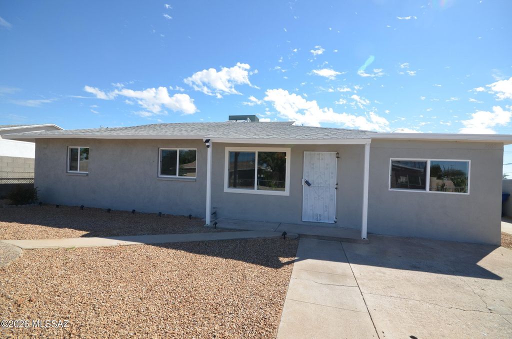 2602 E Coconino Vista, Tucson, AZ 85713
