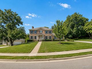 1208 Chateau Woods Drive, St Louis, MO 63135