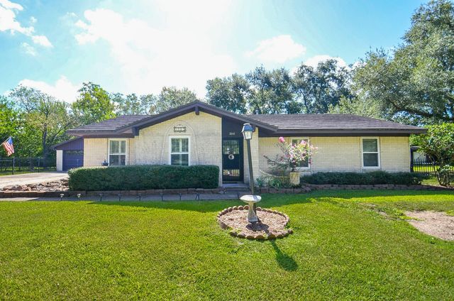 3207 Hamm Road, Pearland, TX 77581