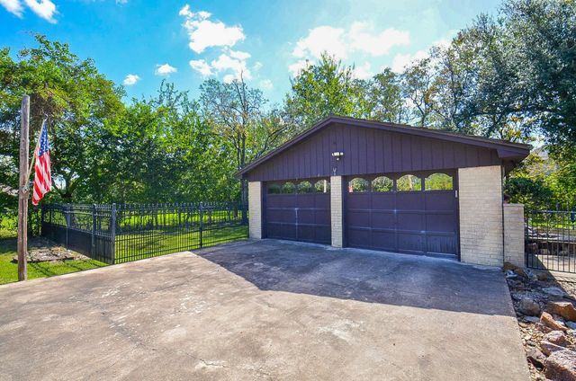 3207 Hamm Road, Pearland, TX 77581
