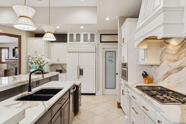 225 Calamus Circle, Medina, MN 55340